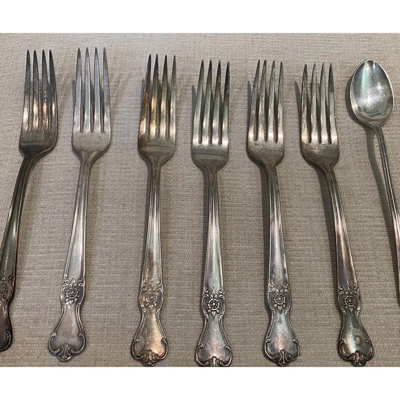 20 Pcs Old Company Silverplate Signature Rose No Monogram Forks Spoons Ladle Etc - Picture 5 of 8